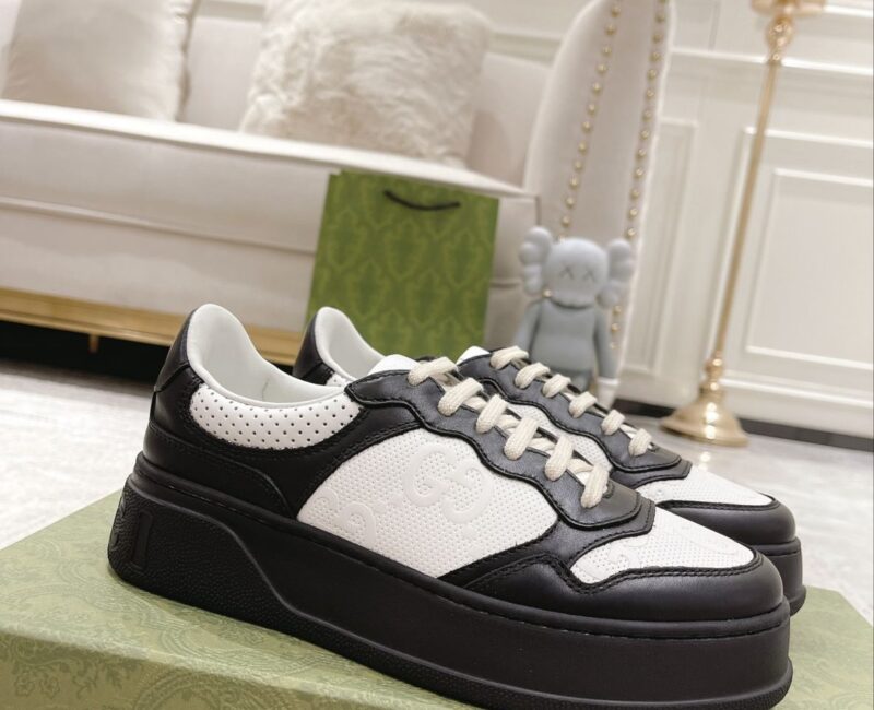 Giày Gucci GG Sneaker Black White leather họa tiết GG dập nổi Like Auth