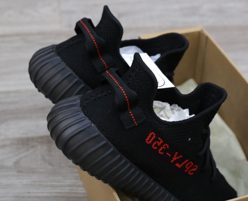 Giày Adidas Yeezy Boost 350 V2 ‘Bred’
