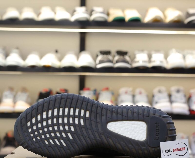 Giày Adidas Yeezy Boost 350 V2 ‘Bred’