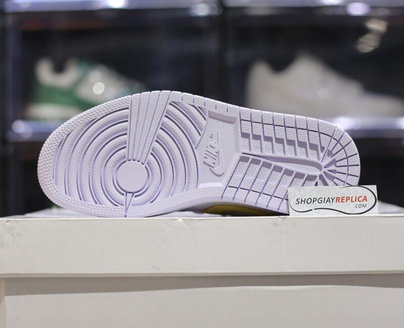 Air Jordan 1 Low ‘Barely Grape