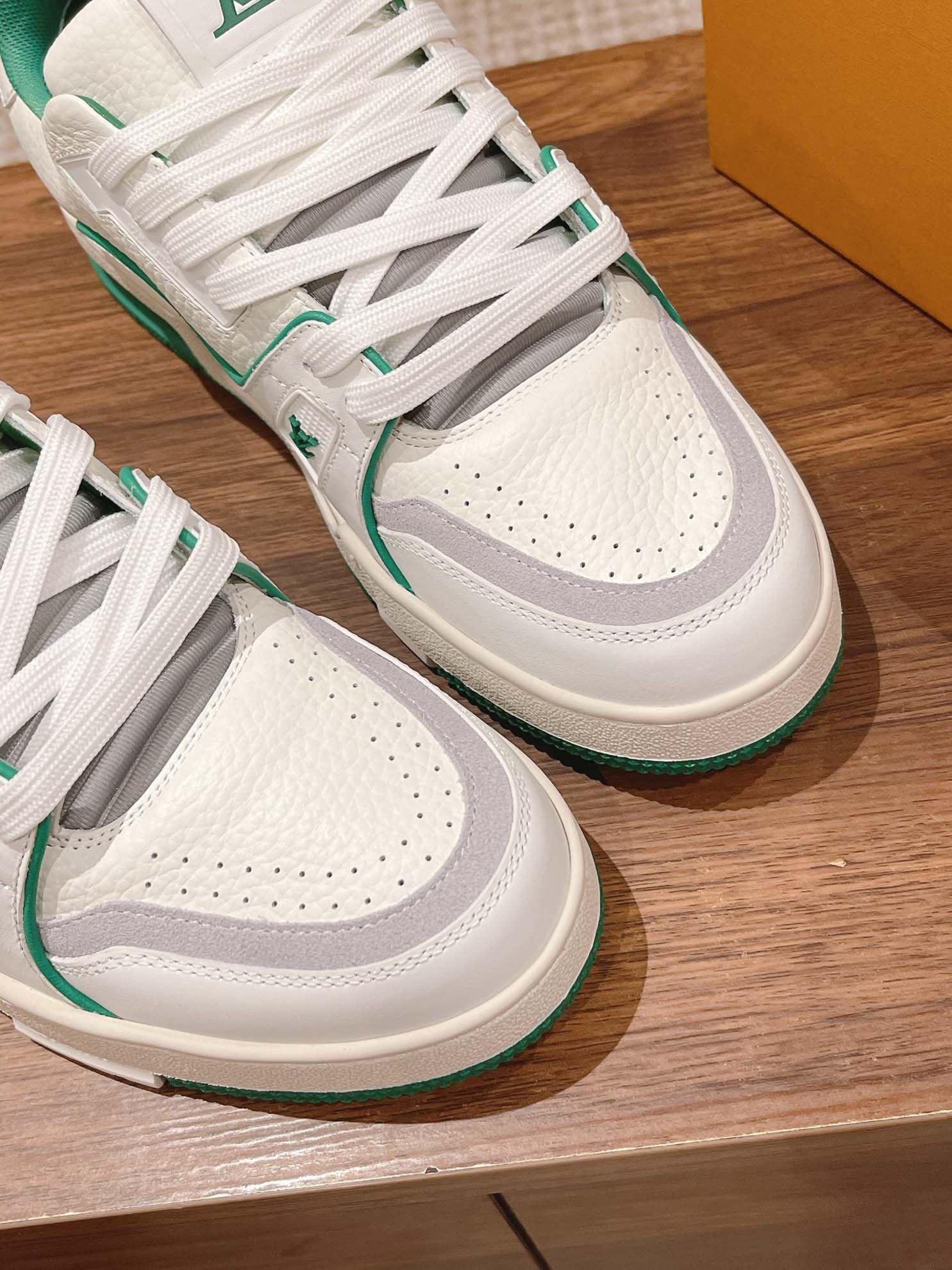 Giày Louis Vuitton Lv Trainer #54 Signature Green White Best Quality