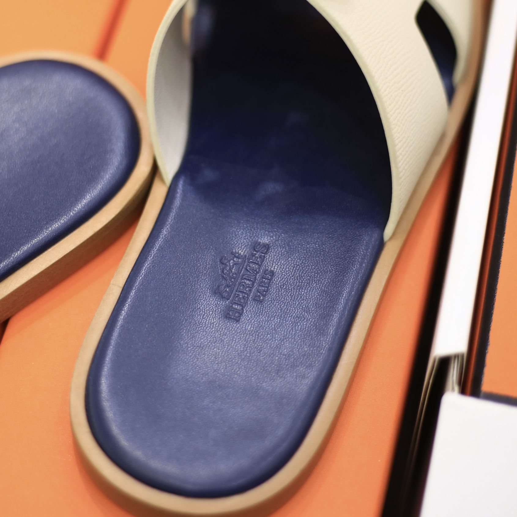 Dép Hermes Blanc Gomme da Epsom Lót Đế Celestial Blue Like Auth