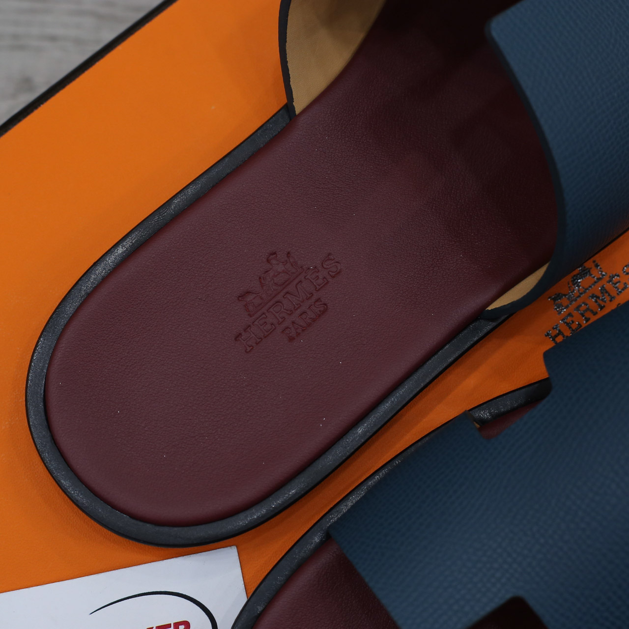 Dép Hermes da Epsom Xanh Đế Đỏ Mận