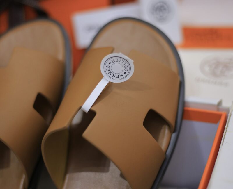 Dép Hermes Izmir Da Trơn Full Brown Nâu Like Auth