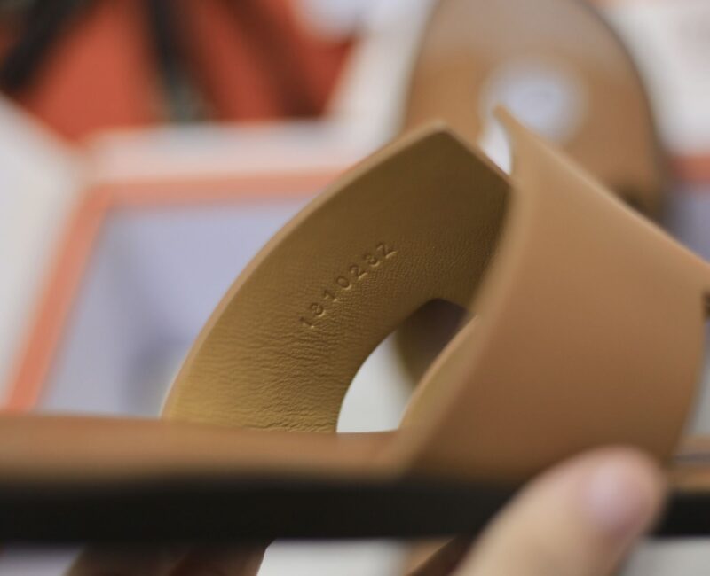 Dép Hermes Izmir Da Trơn Full Brown Nâu Like Auth