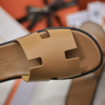 Dép Hermes Izmir Da Trơn Full Brown Nâu Like Auth