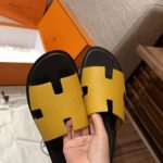 Dép Hermes Lemon Yellow da Epsom Đế Lót Đen Like Auth