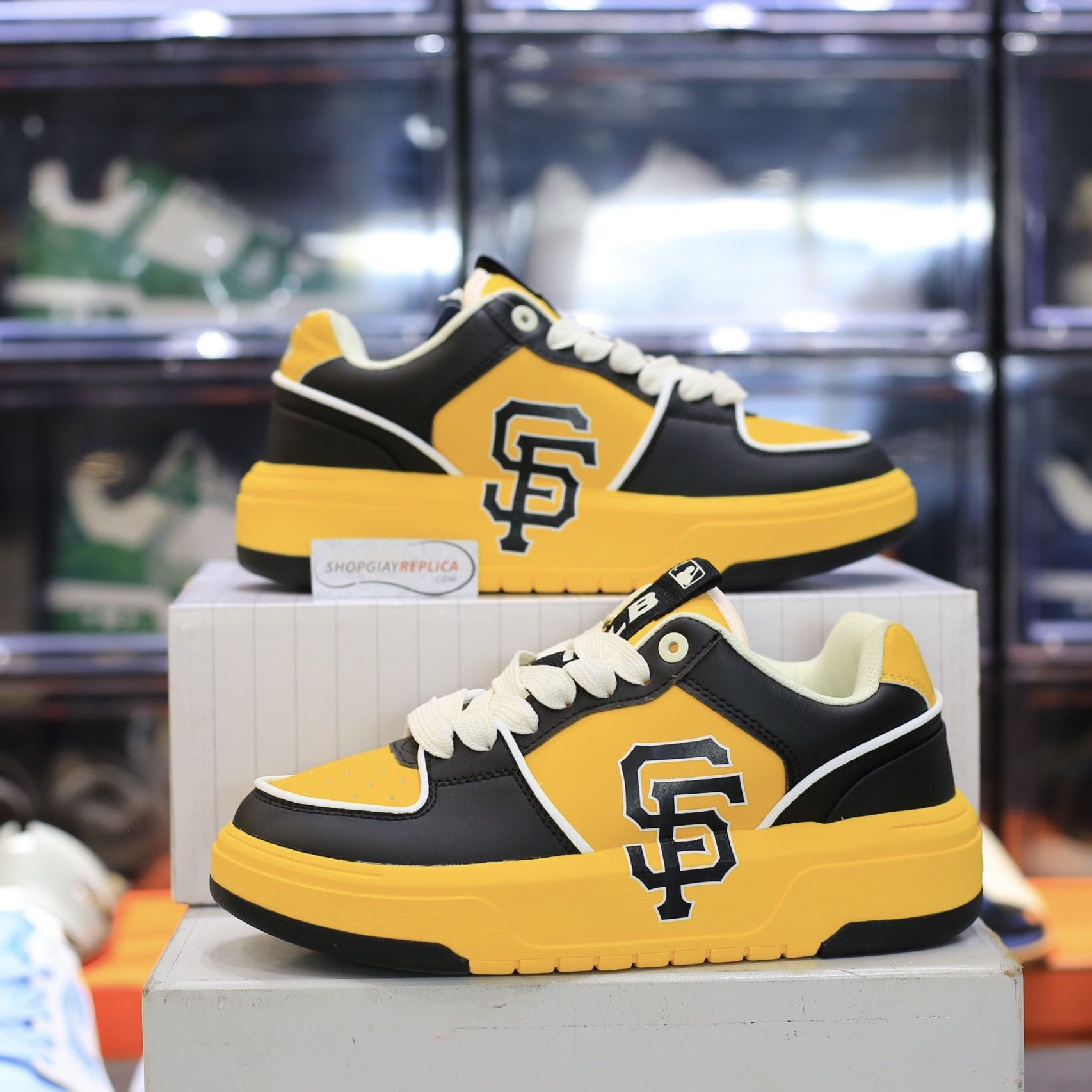 Giày MLB Chunky Liner đen vàng San Francisco