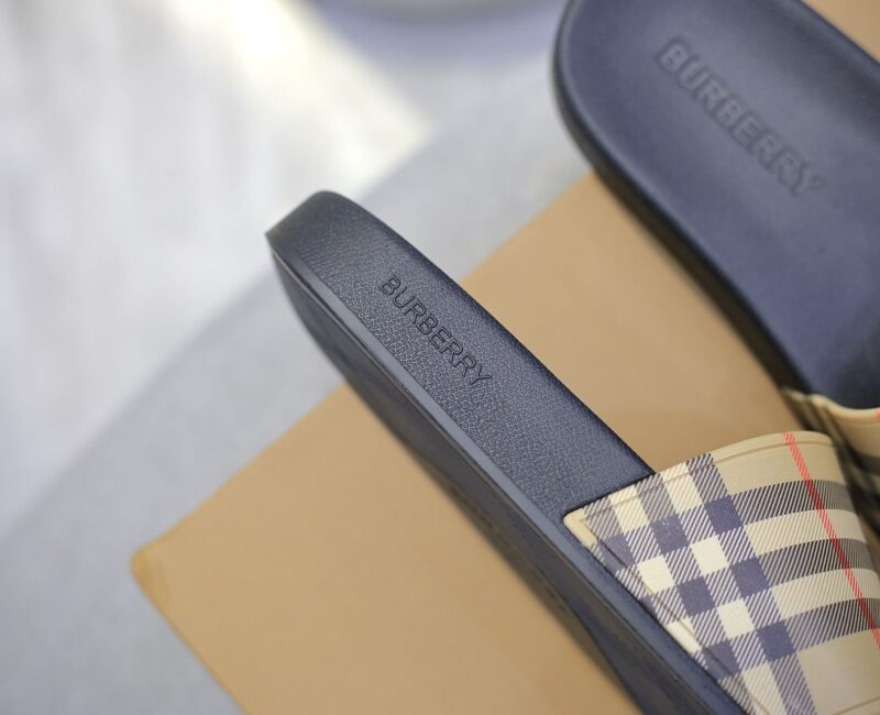 Dép Burberry Vintage Check Print Slides Archive Beige