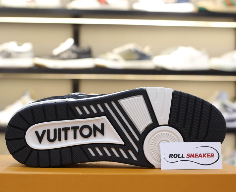 Lv Trainer #54 Signature Black White