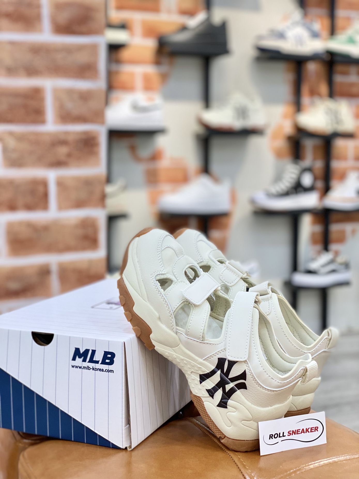 Sandal MLB Big Ball Chunky Mas New York Yankees Cream