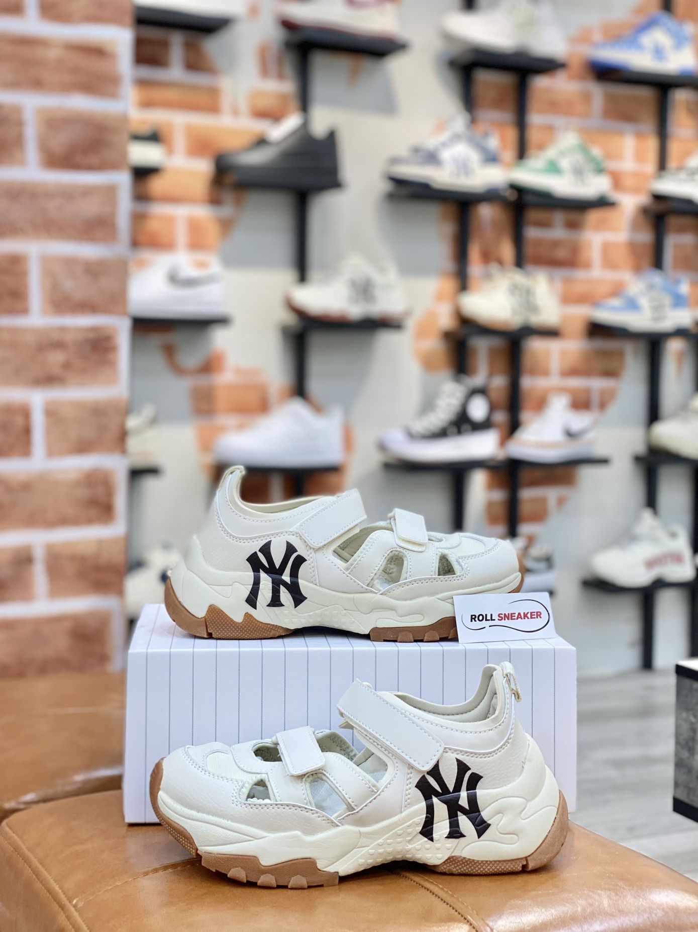 Sandal MLB Big Ball Chunky Mas New York Yankees Cream