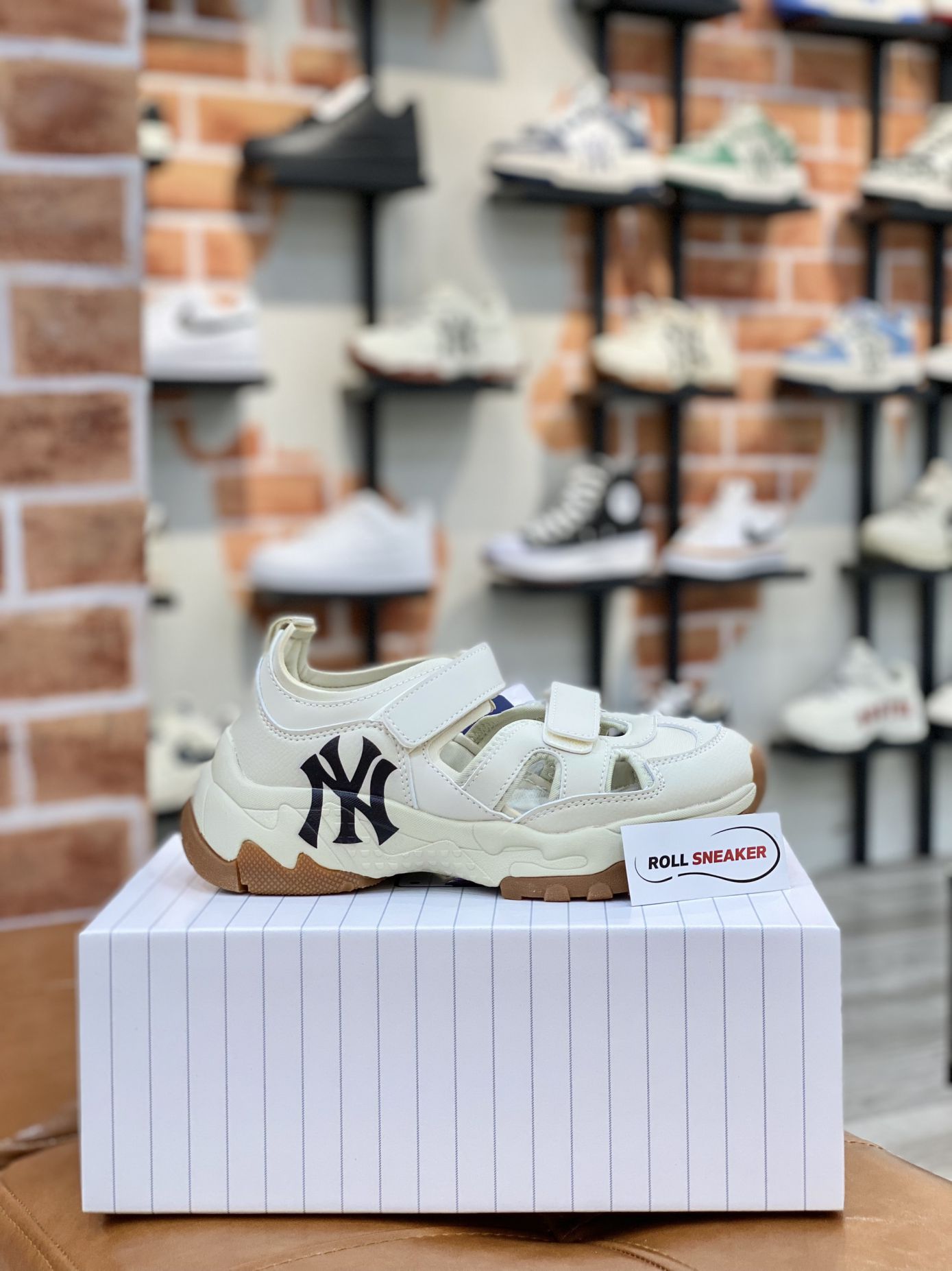 Sandal MLB Big Ball Chunky Mas New York Yankees Cream