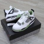 Jordan 4 seafoam up