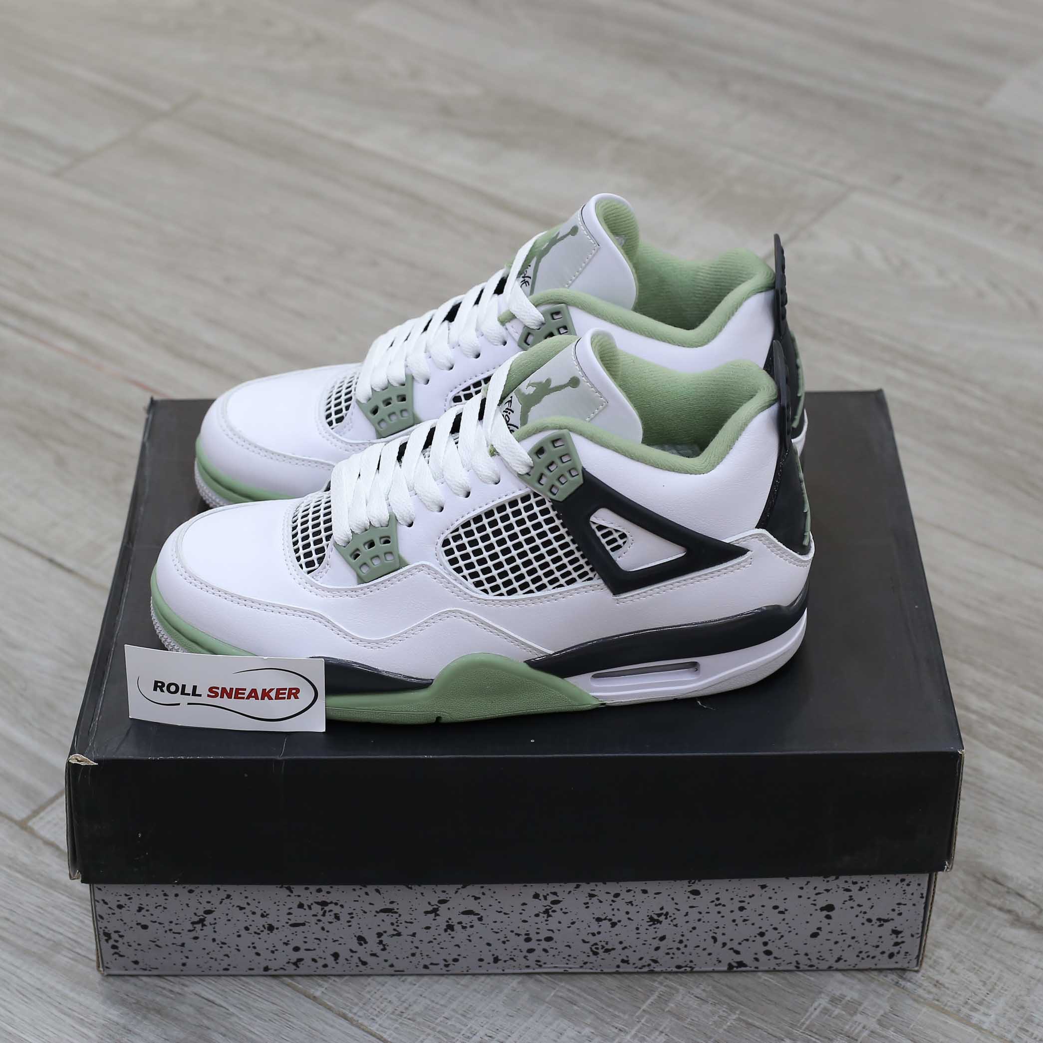 Jordan 4 seafoam up