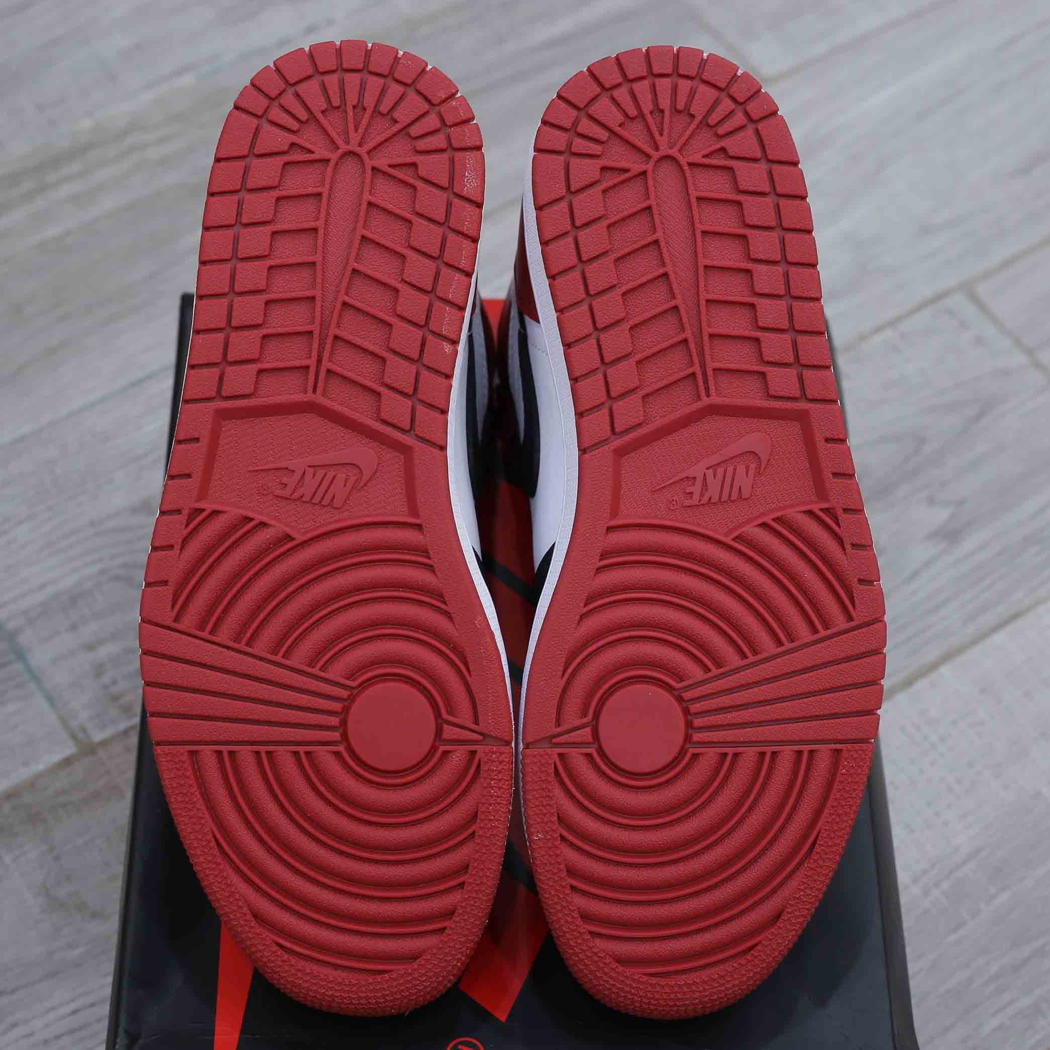 Nike Air Jordan 1 Retro High Og ‘Black Toe’