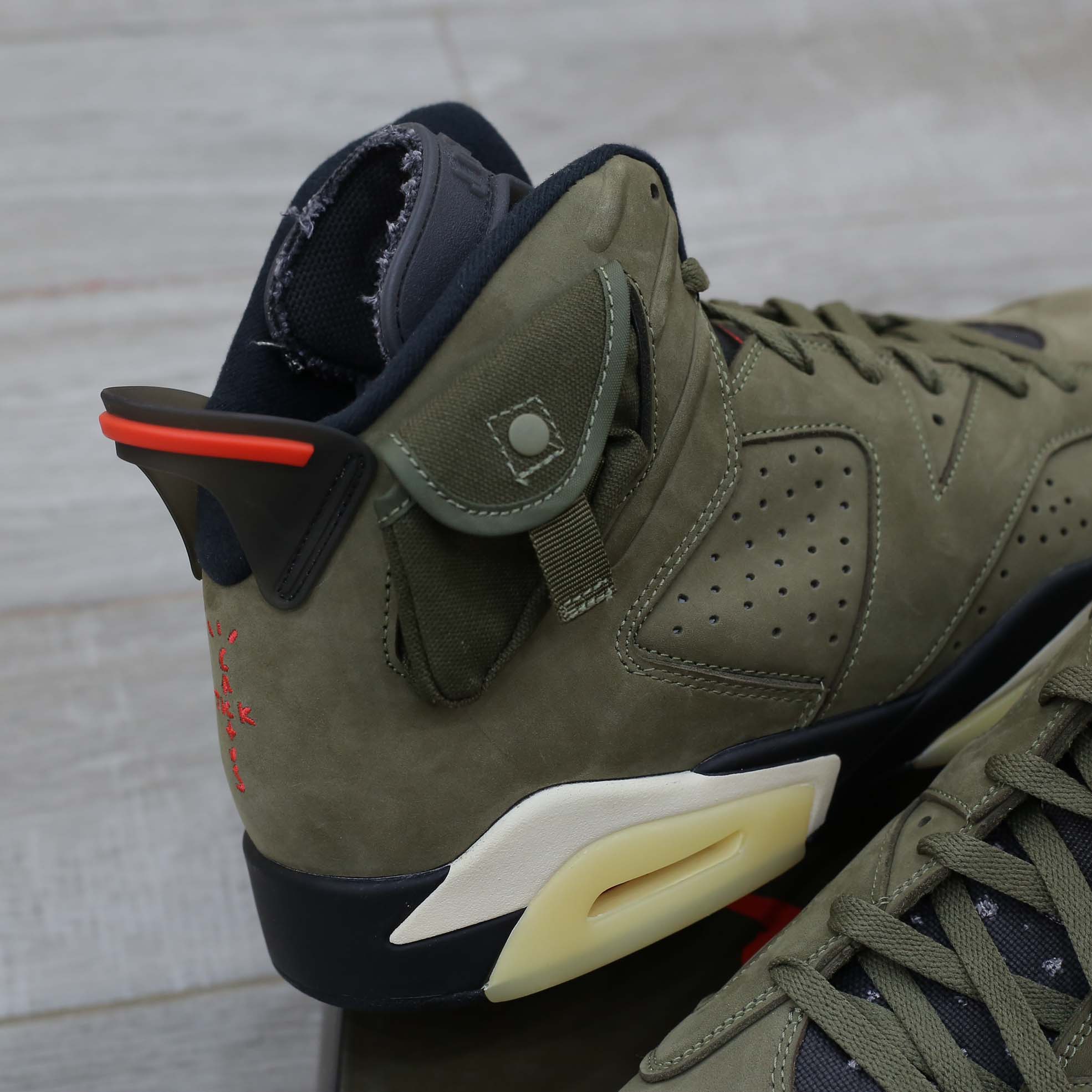 Giày Nike Air Jordan 6 Retro Travis Scott OG Xanh Olive Like Auth