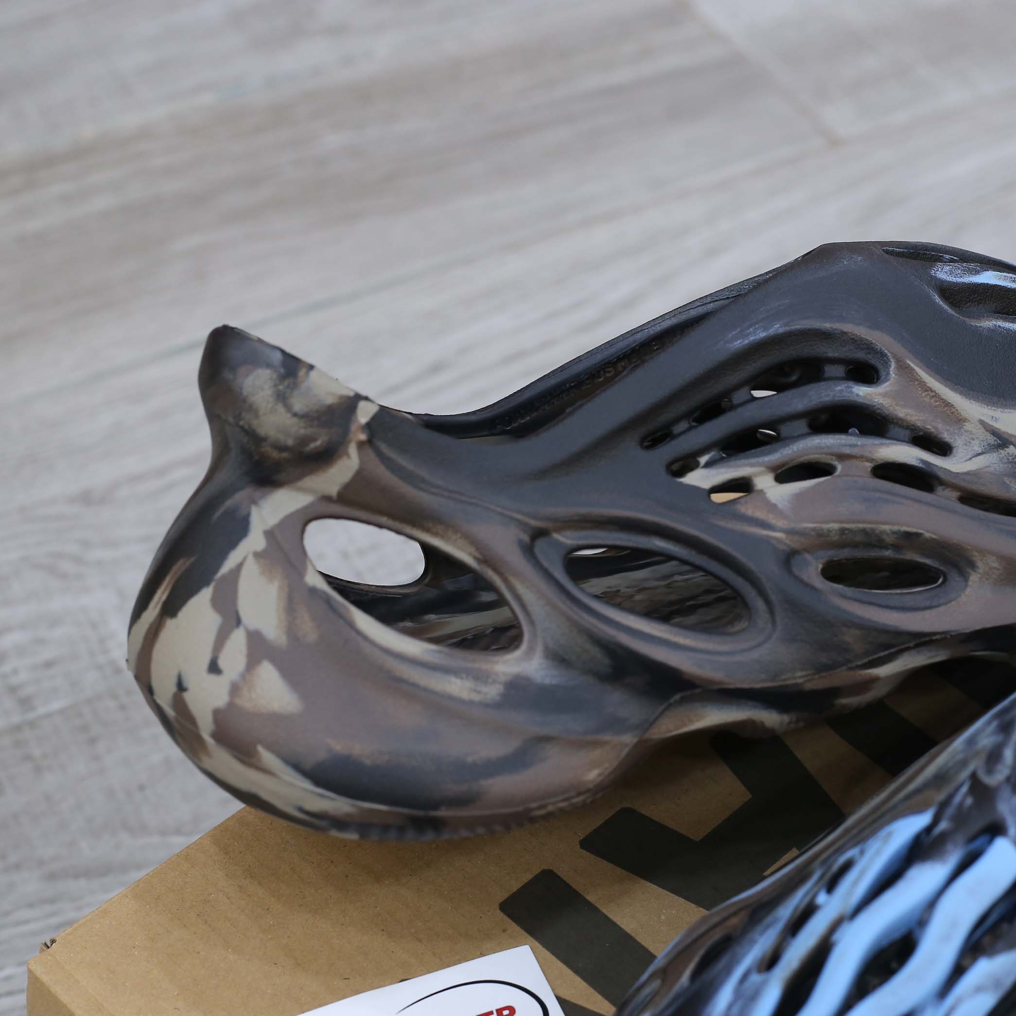 Adidas Yeezy Foam Runner ‘MX Cinder’