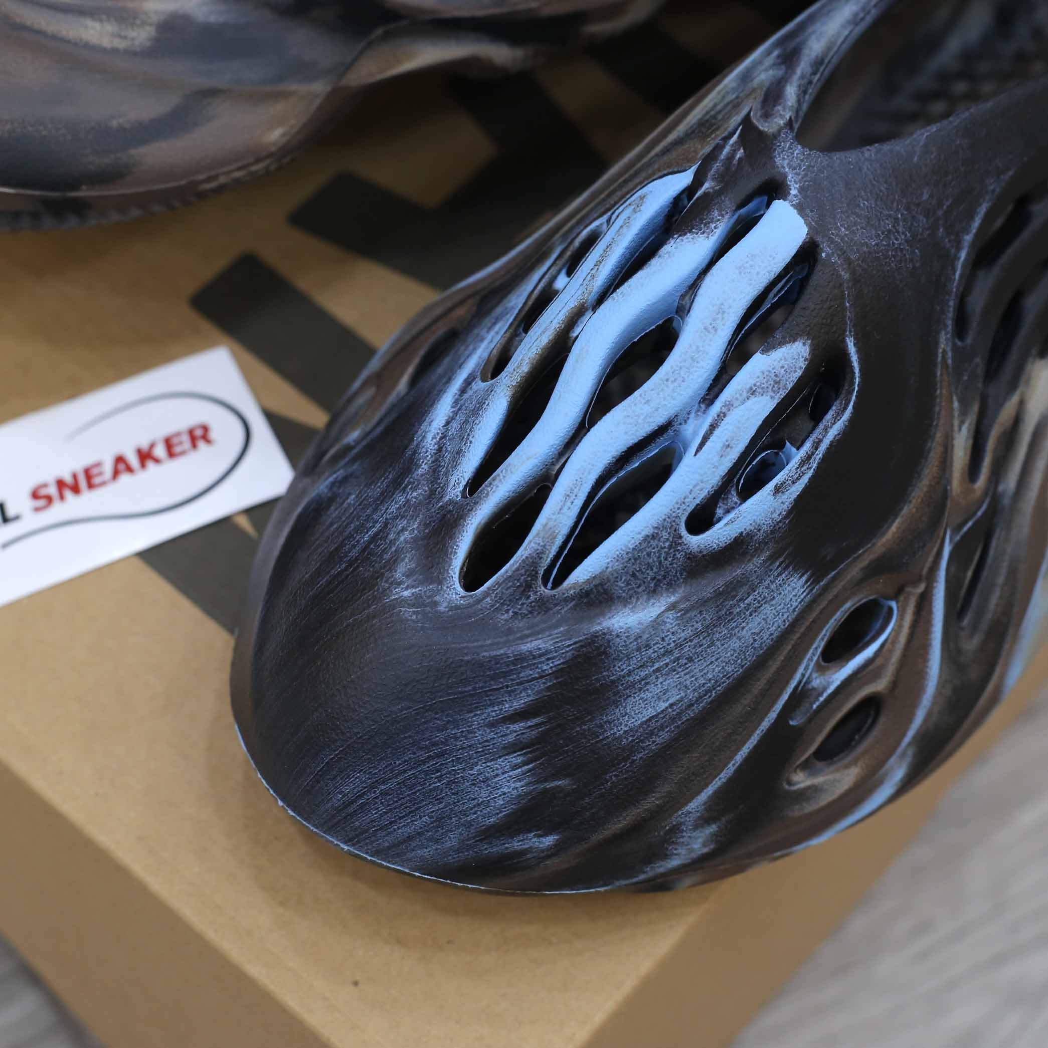 Adidas Yeezy Foam Runner ‘MX Cinder’