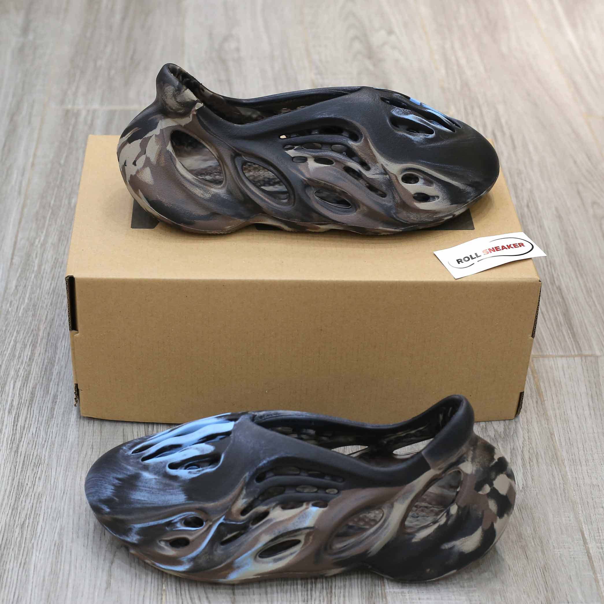 Adidas Yeezy Foam Runner ‘MX Cinder’