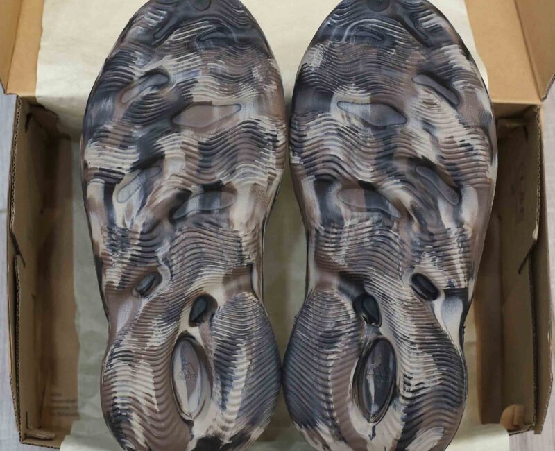 Adidas Yeezy Foam Runner ‘MX Cinder’