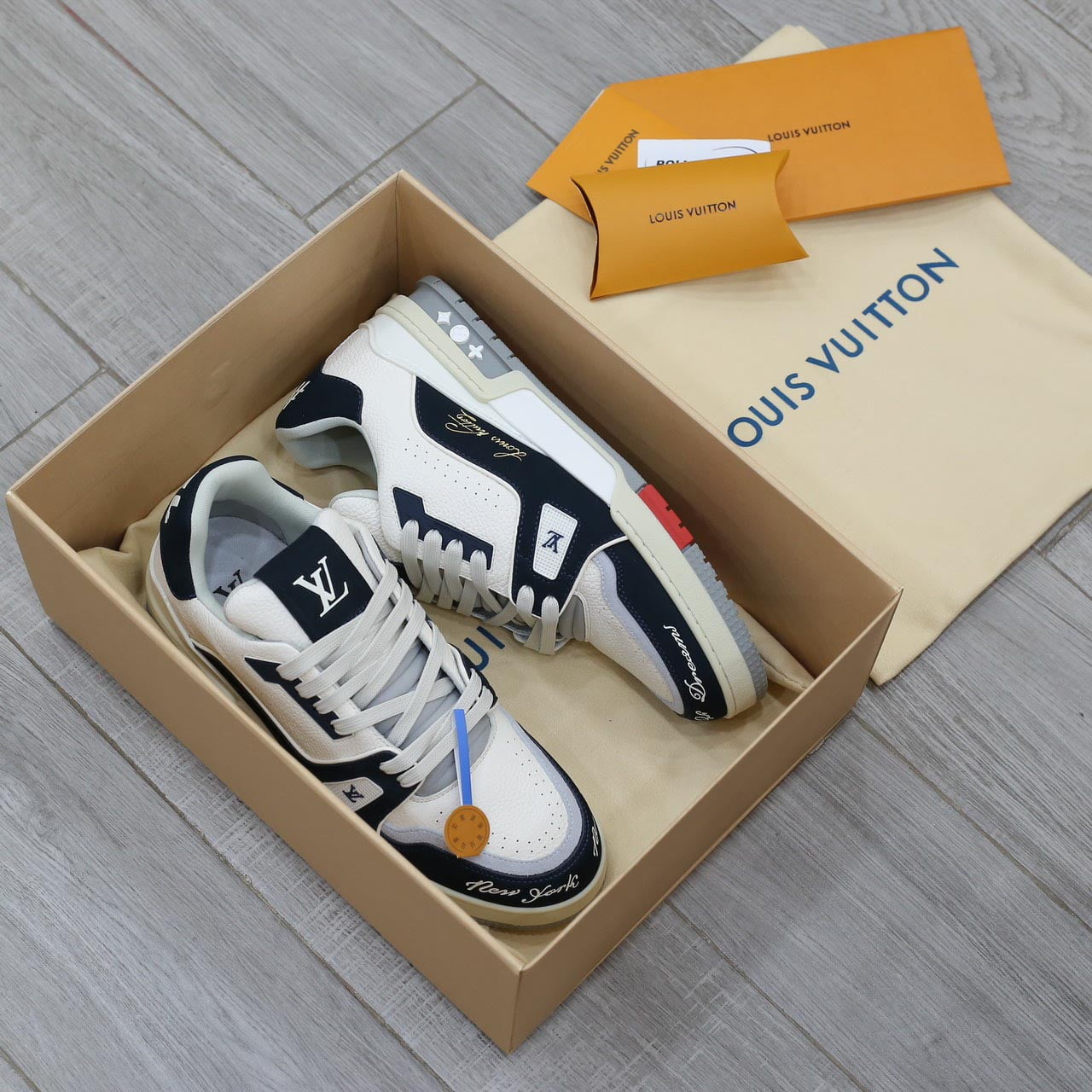 Giày Louis Vuitton LV Trainer ‘City of Dreams’ New York 2023 Trơn Best Quality