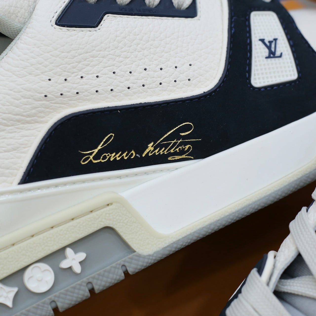 Giày Louis Vuitton LV Trainer ‘City of Dreams’ New York 2023 Trơn Best Quality