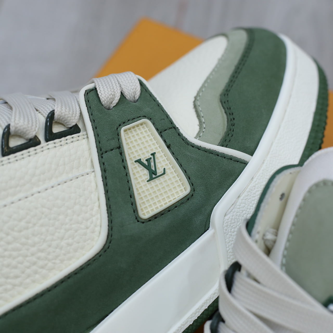 Giày Louis Vuitton LV Trainer Kaki Trơn 2023 Best Quality