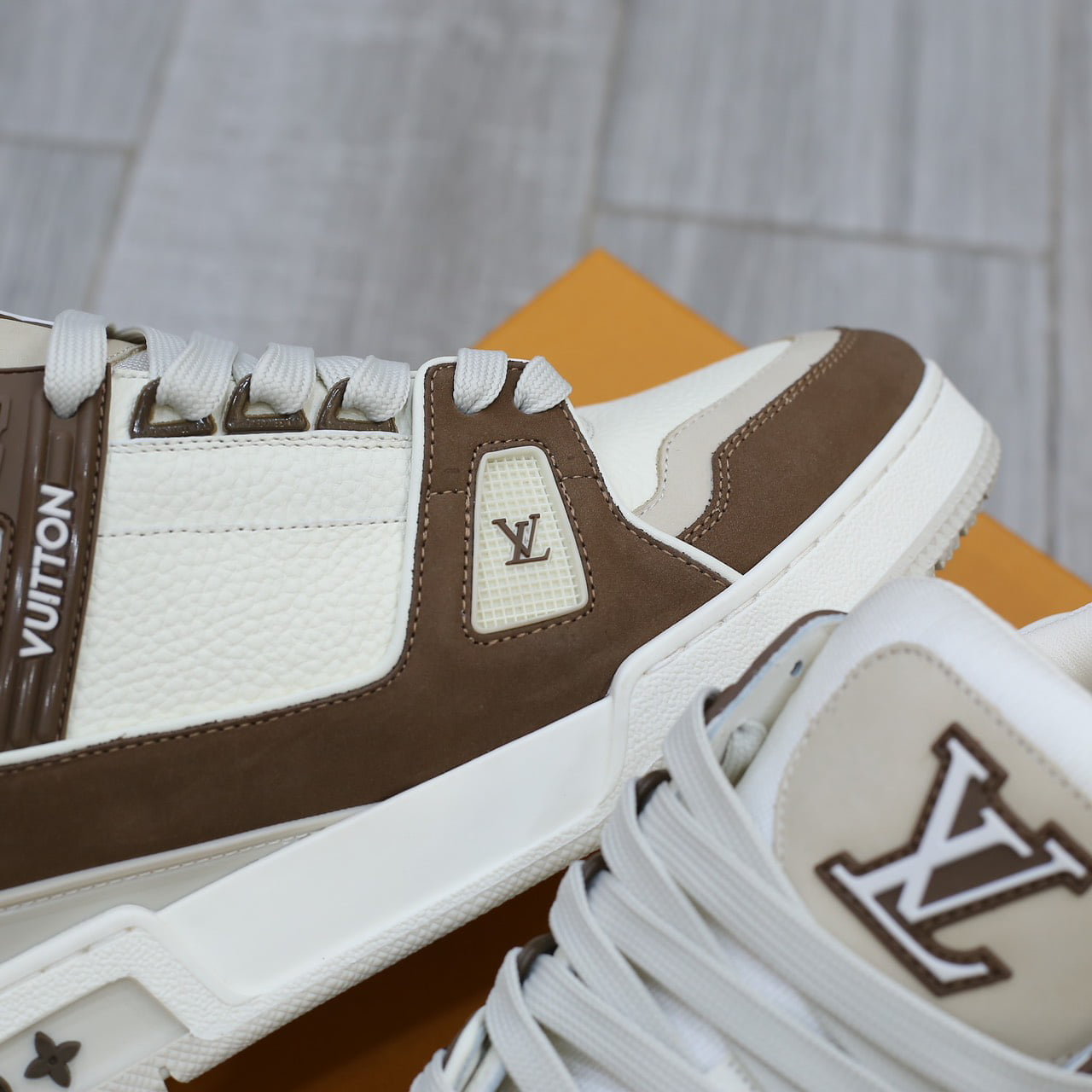 Giày Louis Vuitton LV Trainer Moka Trơn 2023 Best Quality