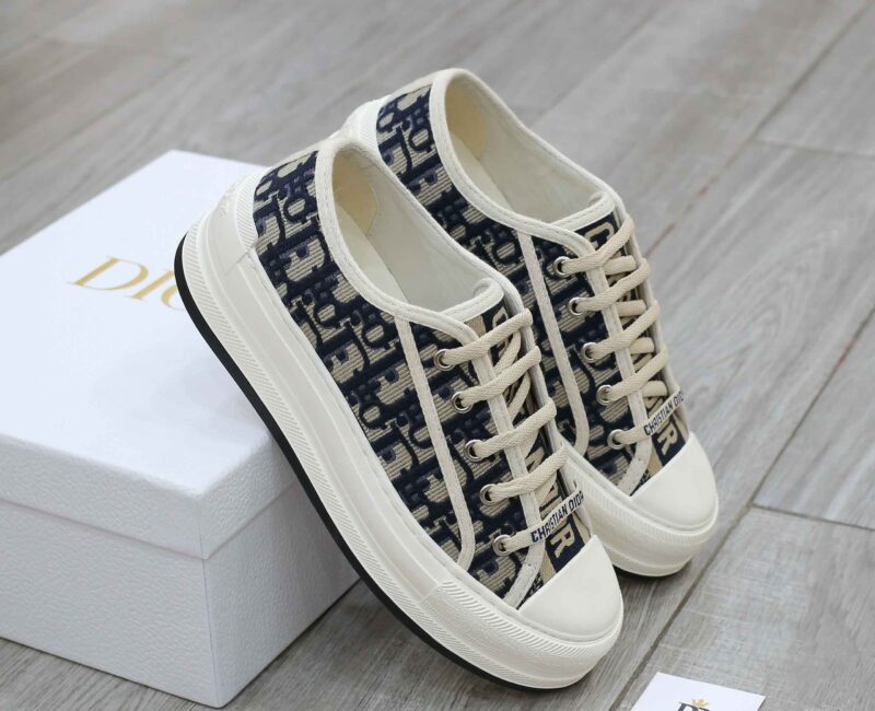 WALK’N’DIOR PLATFORM Low-Top SNEAKER Deep Blue Dior Oblique Embroidered Cotton