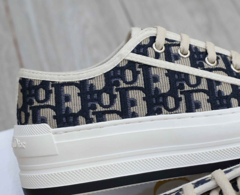WALK’N’DIOR PLATFORM Low-Top SNEAKER Deep Blue Dior Oblique Embroidered Cotton