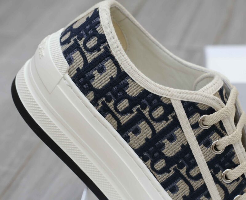 WALK’N’DIOR PLATFORM Low-Top SNEAKER Deep Blue Dior Oblique Embroidered Cotton