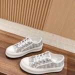 WALK’N’DIOR PLATFORM SNEAKER Gray Stone Dior Oblique Embroidered Cotton