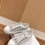 WALK’N’DIOR PLATFORM SNEAKER Gray Stone Dior Oblique Embroidered Cotton