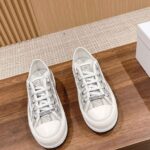 WALK’N’DIOR PLATFORM SNEAKER Gray Stone Dior Oblique Embroidered Cotton