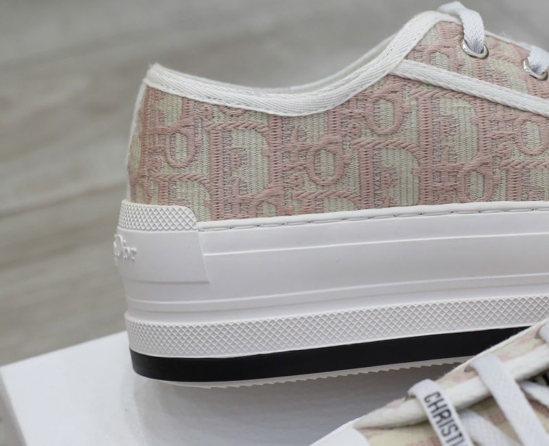 WALK’N’DIOR PLATFORM SNEAKER Nude Dior Oblique Embroidered Cotton