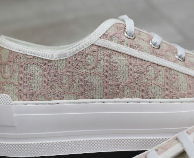 WALK’N’DIOR PLATFORM SNEAKER Nude Dior Oblique Embroidered Cotton