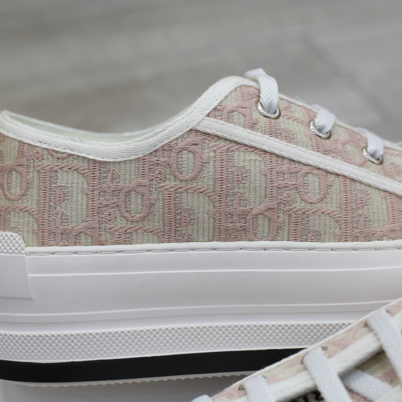 WALK’N’DIOR PLATFORM SNEAKER Nude Dior Oblique Embroidered Cotton