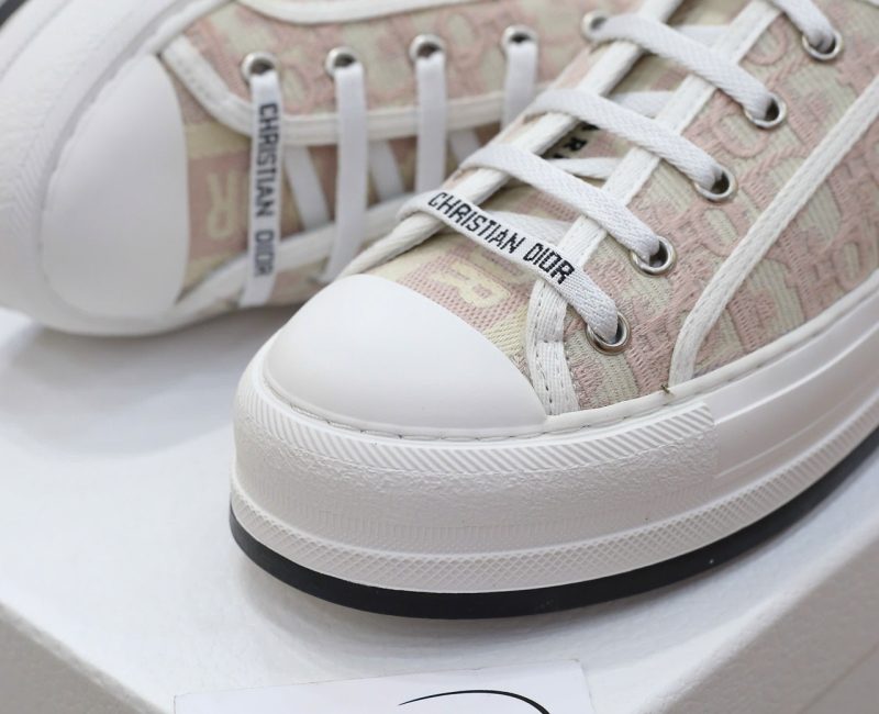WALK’N’DIOR PLATFORM SNEAKER Nude Dior Oblique Embroidered Cotton