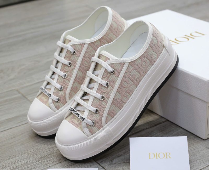 WALK’N’DIOR PLATFORM SNEAKER Nude Dior Oblique Embroidered Cotton