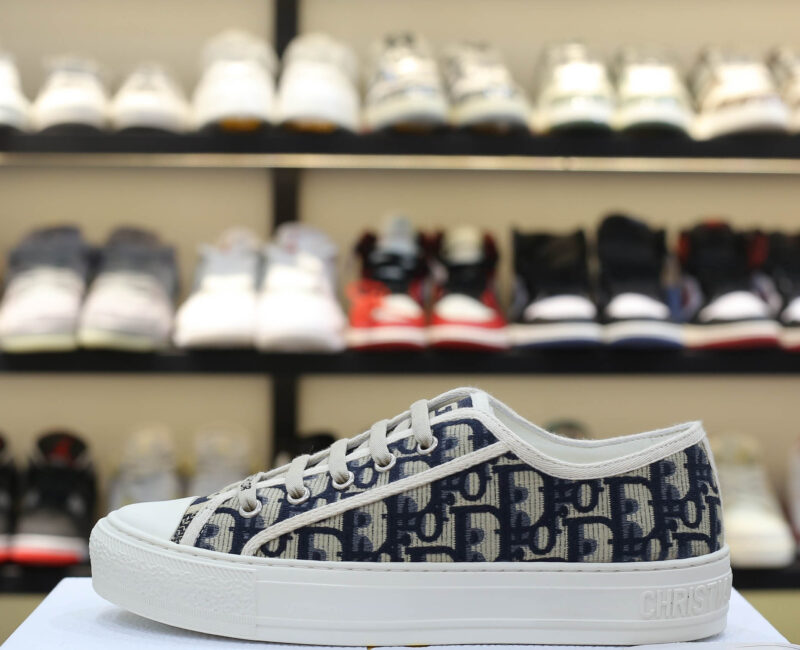 WALK’N’DIOR SNEAKER Deep Blue Dior Oblique Embroidered Cotton