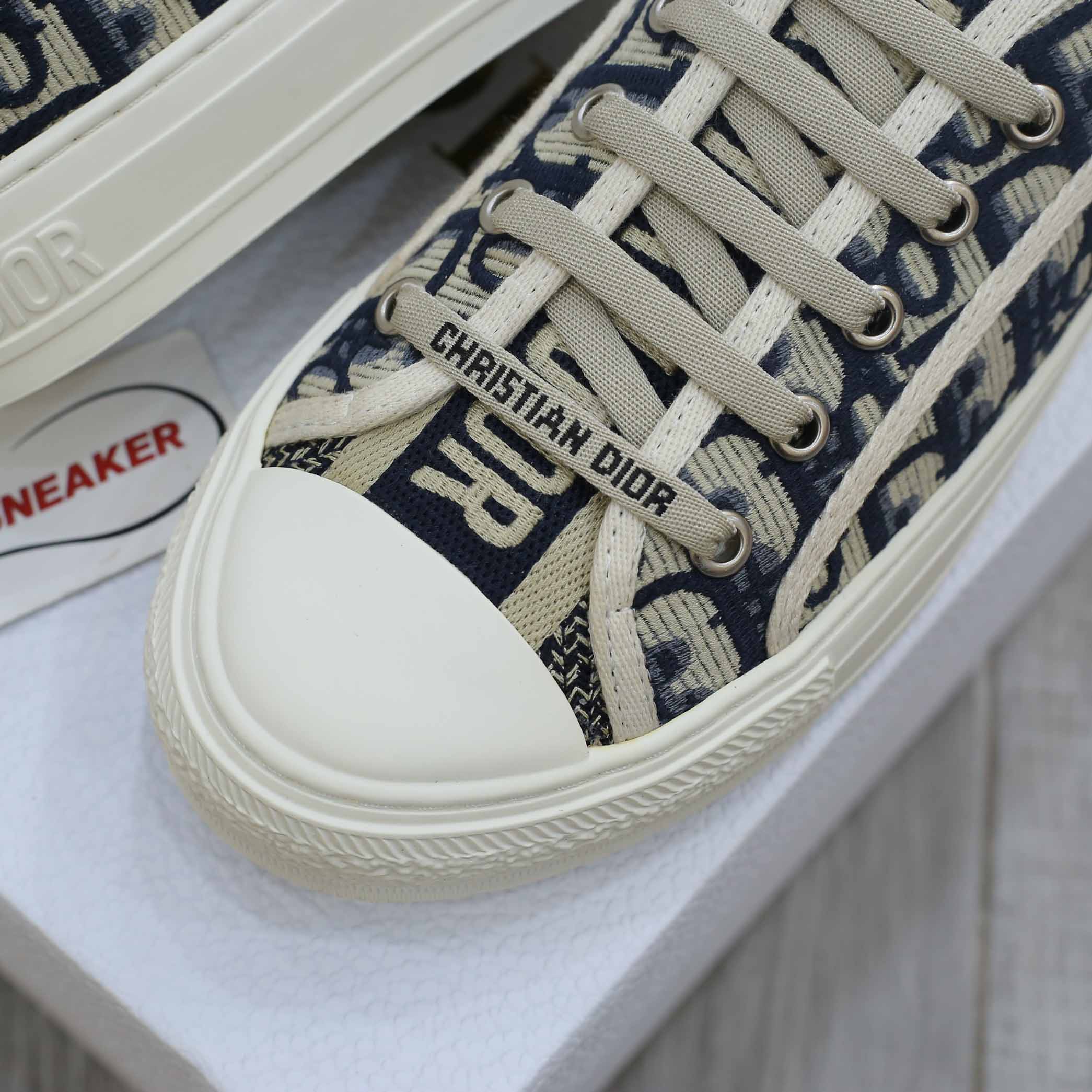 WALK’N’DIOR SNEAKER Deep Blue Dior Oblique Embroidered Cotton