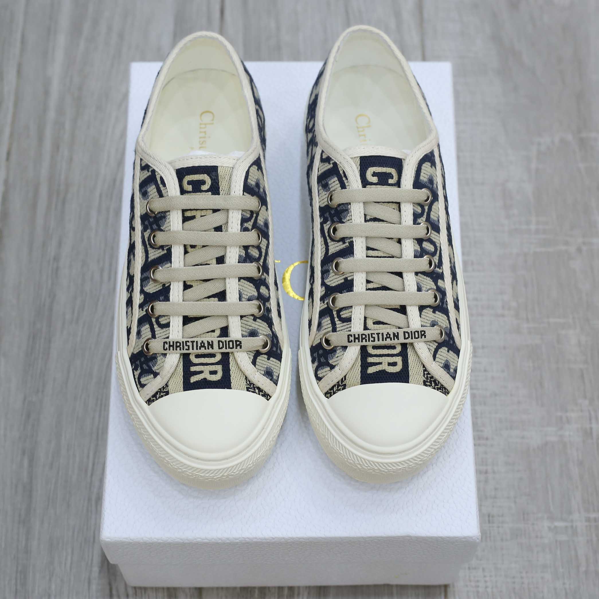 WALK’N’DIOR SNEAKER Deep Blue Dior Oblique Embroidered Cotton