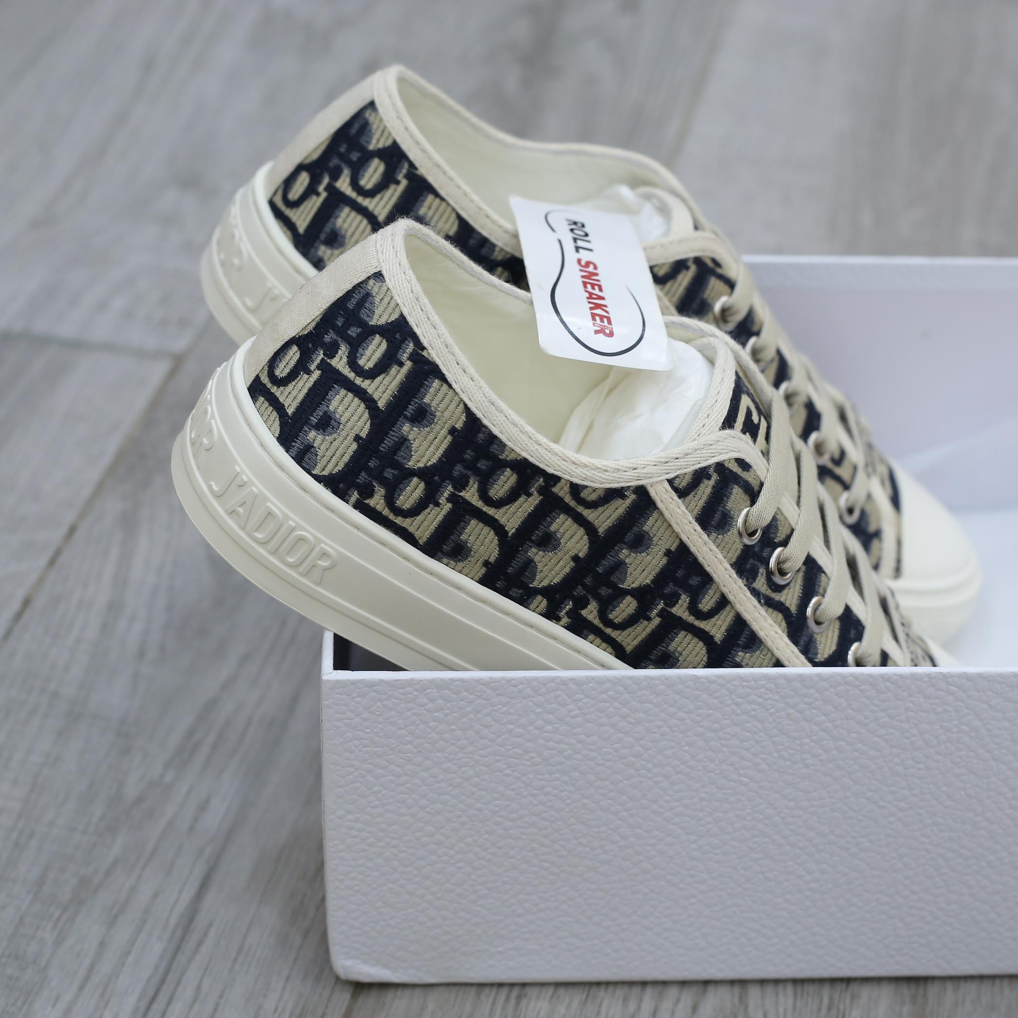 WALK’N’DIOR SNEAKER Deep Blue Dior Oblique Embroidered Cotton