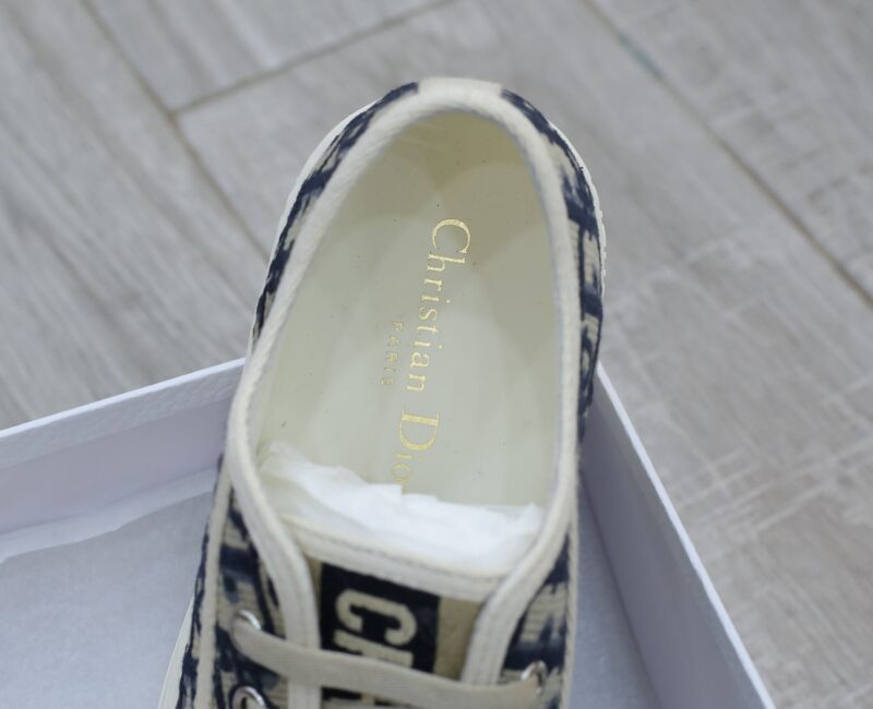 WALK’N’DIOR SNEAKER Deep Blue Dior Oblique Embroidered Cotton