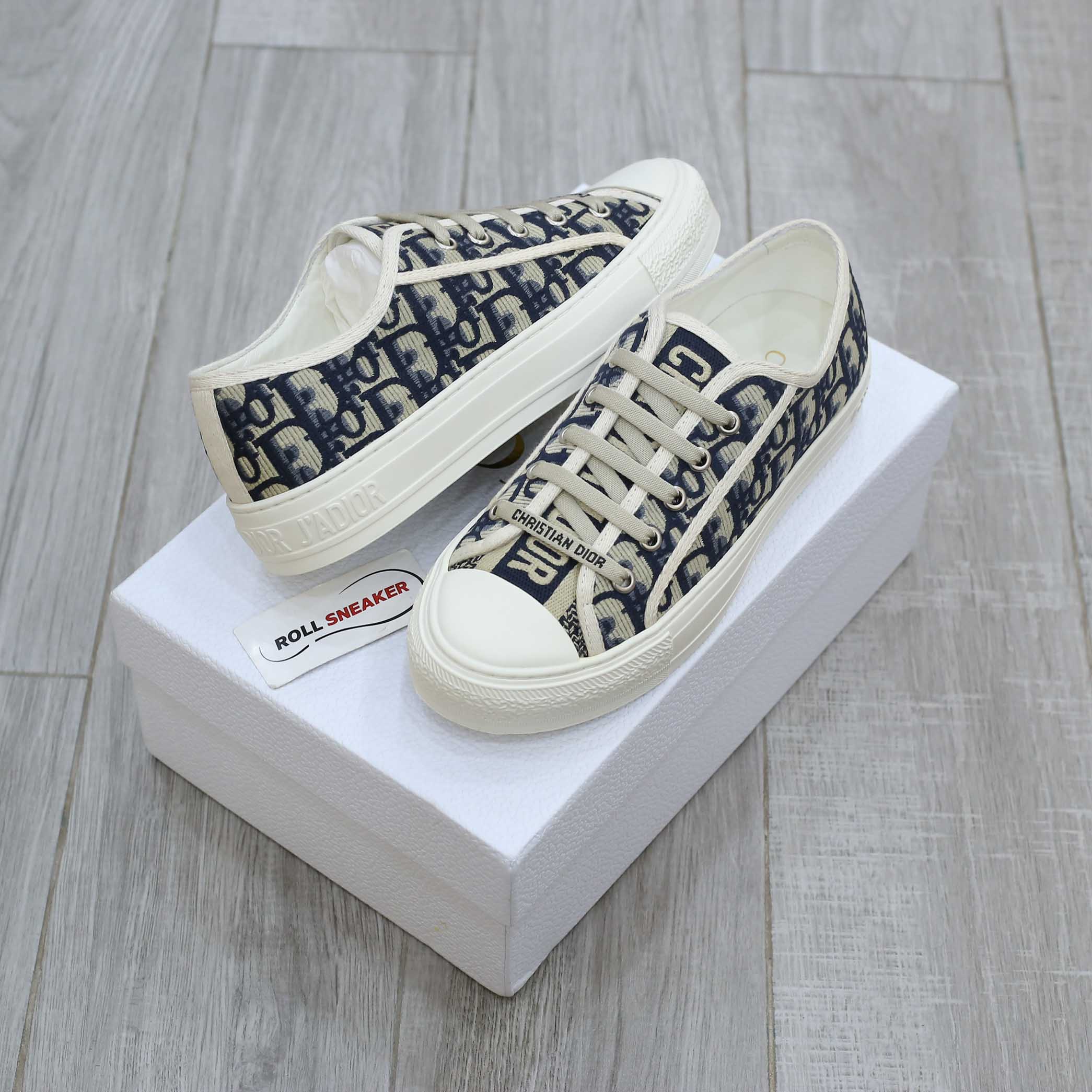 WALK’N’DIOR SNEAKER Deep Blue Dior Oblique Embroidered Cotton