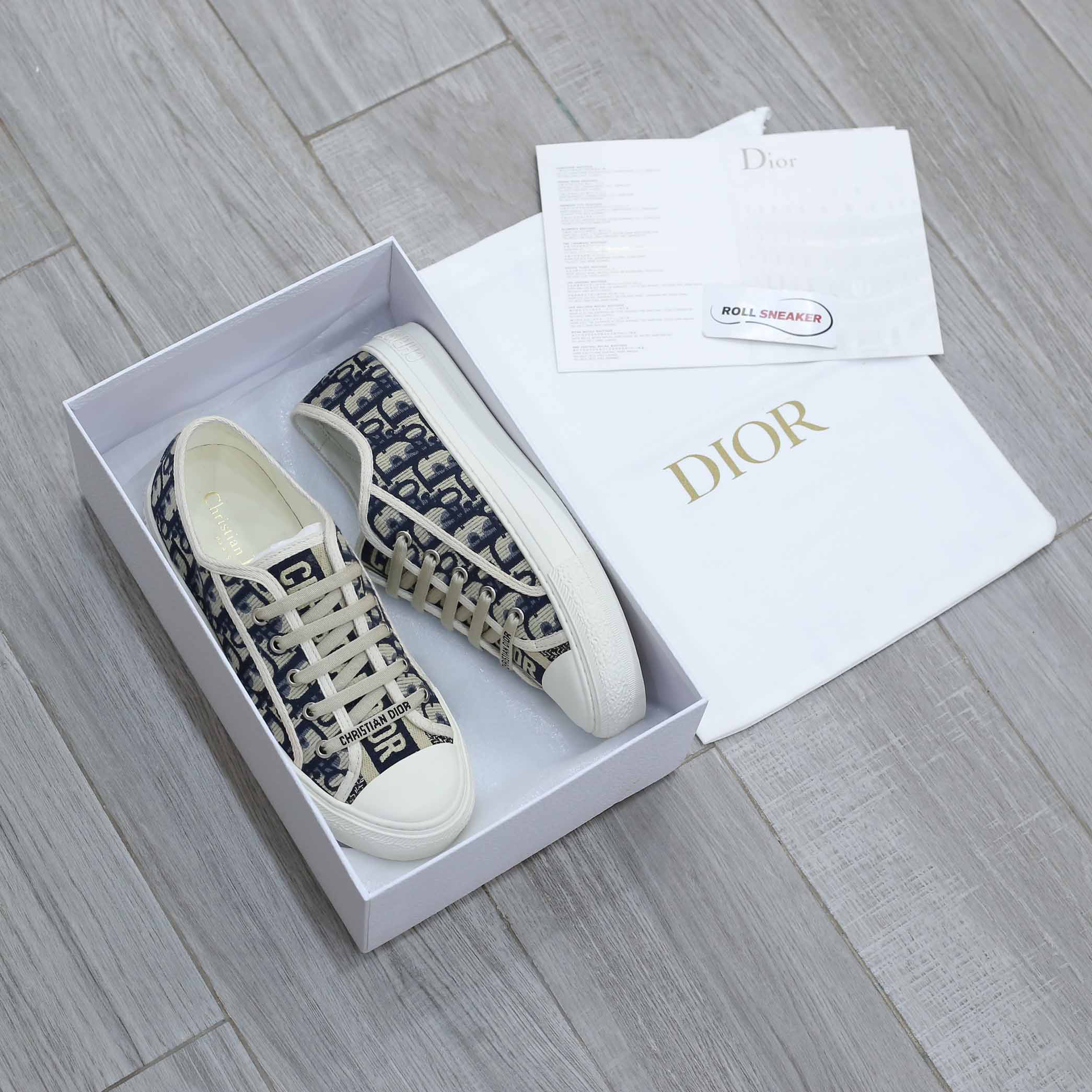 WALK’N’DIOR SNEAKER Deep Blue Dior Oblique Embroidered Cotton