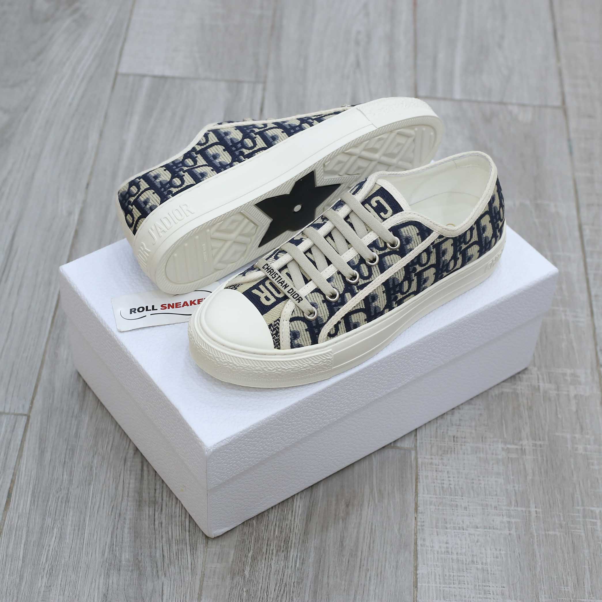 WALK’N’DIOR SNEAKER Deep Blue Dior Oblique Embroidered Cotton