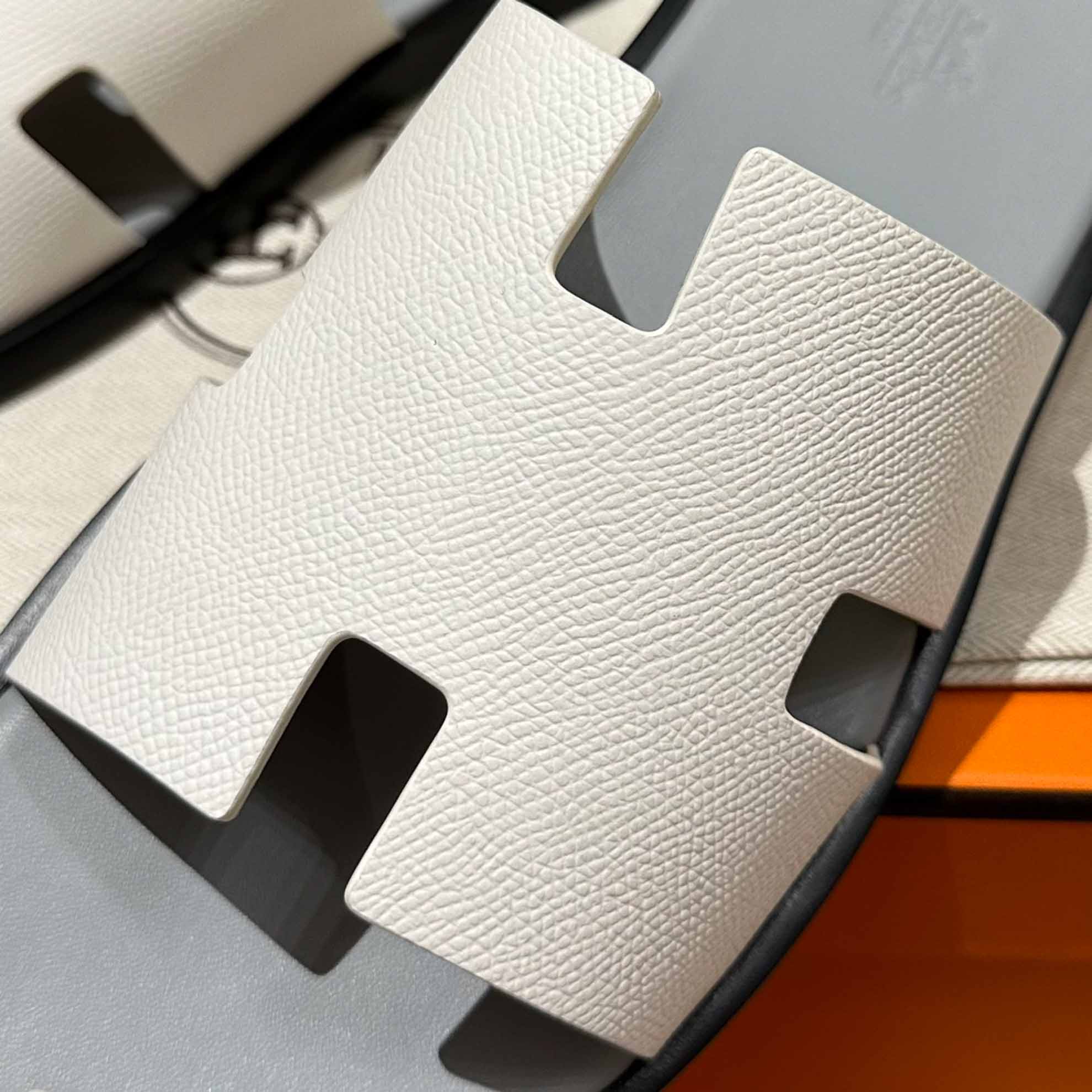 Dép Hermes Nam da Epsom (Sần) Trắng Lót Xám Best Quality