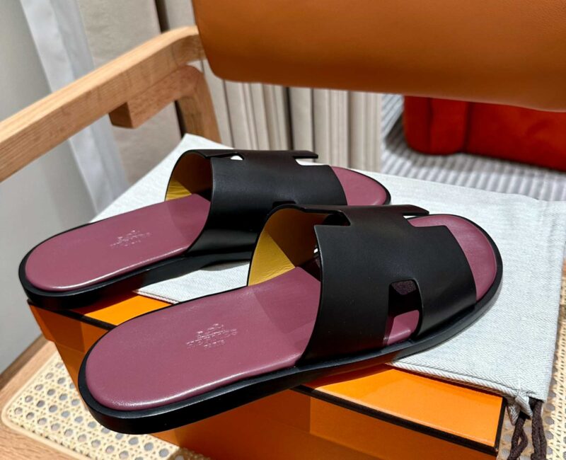 Dép Hermes Nam Da Trơn Đen lót Đỏ Mận Best Quality